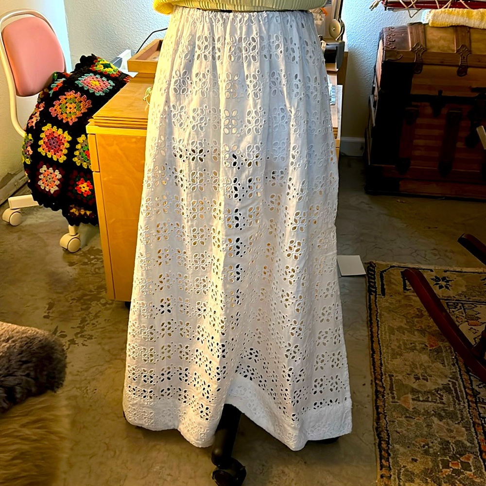 JCrew eyelet skirt worn once, clean, no stains, rips or tears. Size 00. Lovely!